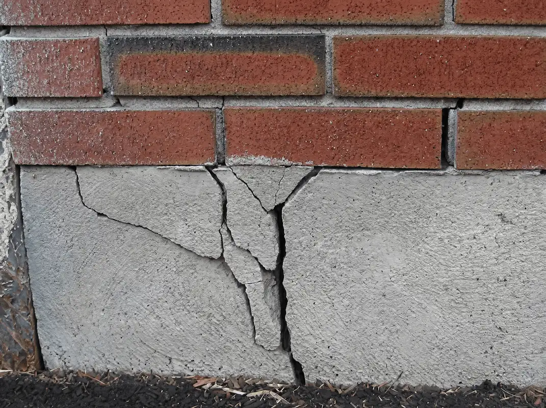Concrete foundation with serious structural damage in Jersey City, NJ
